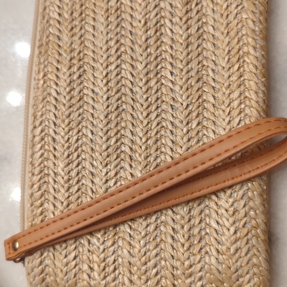 SUN & SAND CROSSBODY BAG and matching zip pouch - Picture 3 of 8